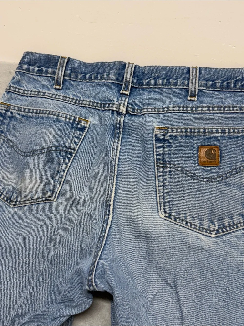Vtg Carhartt Jeans Men 33x33 B160 D9T Relaxed Fit Distressed Denim Medium Wash